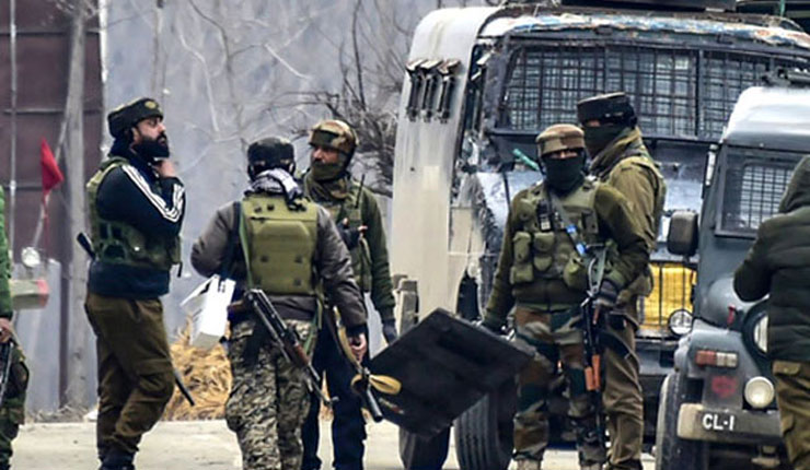 বাড়ির সামনেই ভারতীয় সেনাকে গুলি করে হত্যা