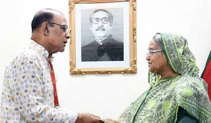 আহমেদ শরীফ দম্পতিকে ৩৫ লাখ টাকা অনুদান দিলেন প্রধানমন্ত্রী