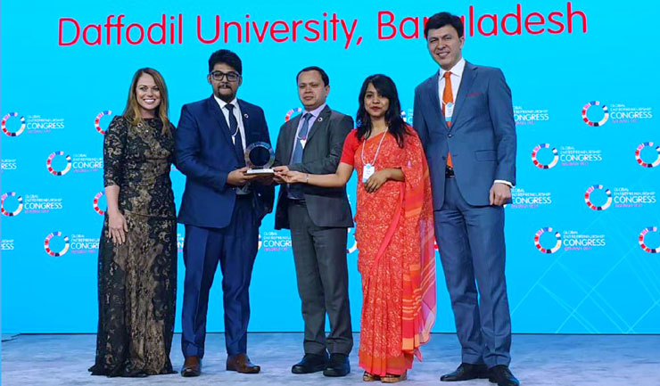 ড্যাফোডিল ইউনভিার্সিটির ‘রুকি অফ দ্যা ইয়ার’ পুরস্কার অর্জন