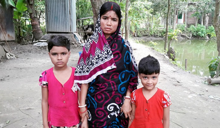 ইসলাম ধর্ম ত্যাগ করে হিন্দু তরুণকে বিয়ে, অতঃপরins class=