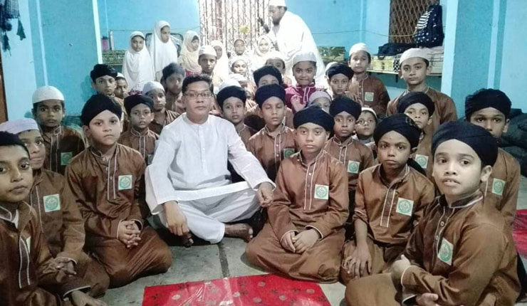 সাংবাদিক ইউসুফ খাঁনের সম্মানে শিশু হাফেজদের দোয়া ও ইফতার মাহফিল