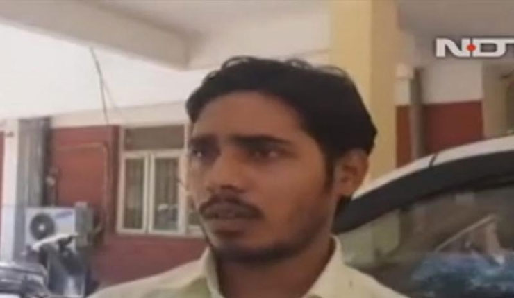 'শ্রী রাম' না-বলায় নামাজ ফেরত যুবককে মারধর