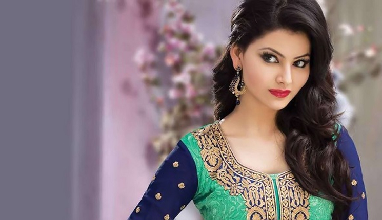 এক ঘন্টার জন্য উর্বশীর চাহিদা ৩ কোটি রুপি!