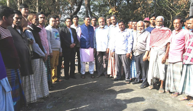 অগ্নিকান্ডে ক্ষতিগ্রস্হ ১১ পরিবারের পাশে বাকের ভূঁইয়া