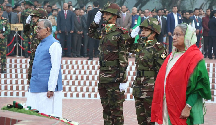 শহীদদের প্রতি রাষ্ট্রপতি ও প্রধানমন্ত্রীর শ্রদ্ধা