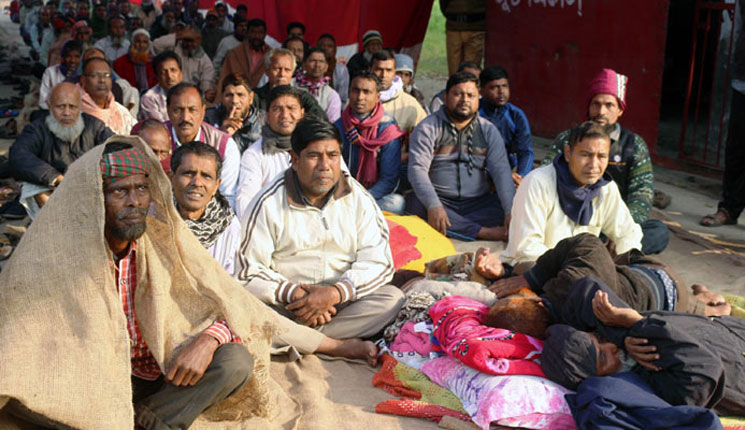 লাগাতার অনশনে রাজশাহীর ৪ পাটকল শ্রমিক অসুস্থ
