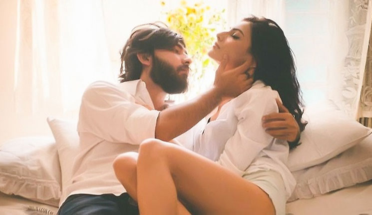 ভ্যালেন্টাইনের আগেই ভালসাবায় বুঁদ জেসিয়া ইসলাম