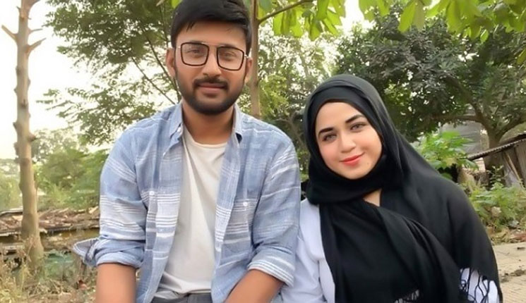 ‘কাশ্মীরি প্রেমিকার দেখা মিলবে রাতে