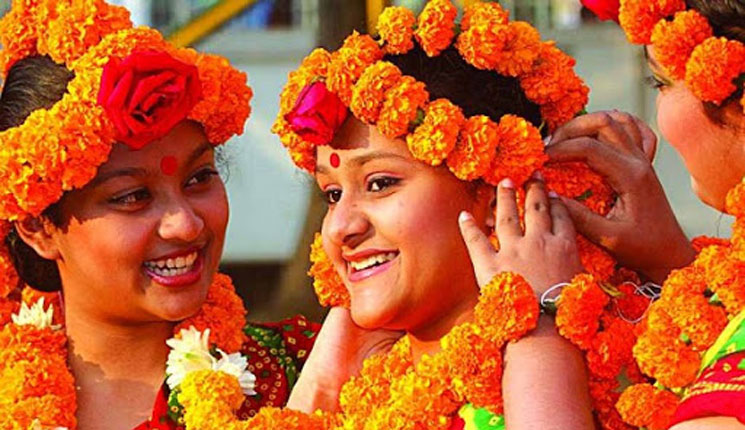 এসেছে বসন্ত ফুটেছে ফুল ছড়িয়েছে গন্ধ 