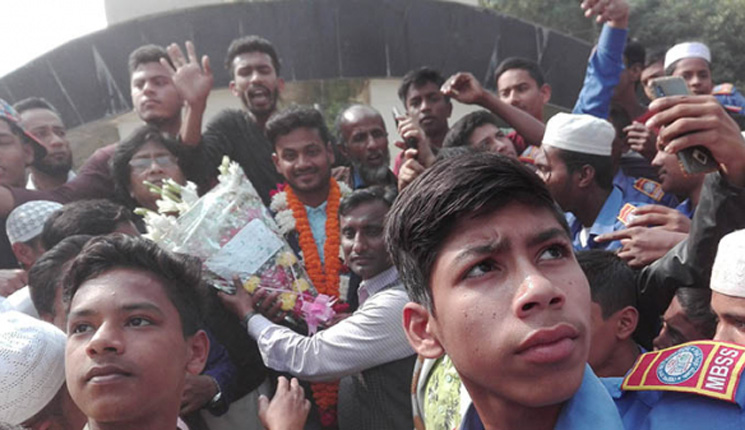 ভালোবাসায় সিক্ত বিশ্বকাপ জয়ী মাহমুদুল হাসান