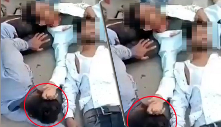 মারতে মারতে জাতীয় সংগীত গাইতে বাধ্য করল দিল্লি পুলিশ