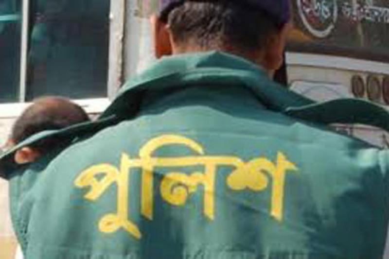 পুলিশের ‘সোর্স মানি’, তীর ঊর্ধ্বতন কর্মকর্তাদের দিকে