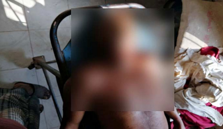 প্রতিপক্ষের অস্ত্রের কোপে প্রাণ গেল মুহুরির