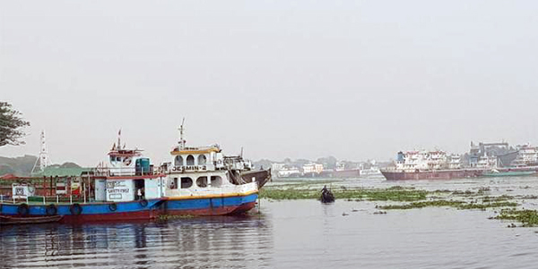 শীতলক্ষ্যায় ১৫ নৌযানের বিরুদ্ধে মামলা