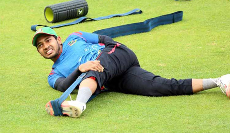 তৃতীয় ওয়ানডেতে অনিশ্চিত, তবু একা অনুশীলনে মুশফিক