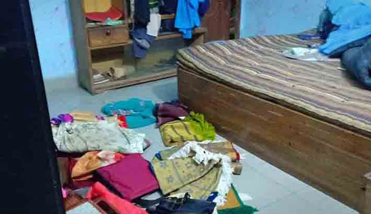 কক্সবাজারে ভুল করে মুক্তিযোদ্ধার বাড়িতে ভাংচুর চালাল পুলিশ