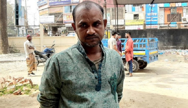ছেলের লাশ কাঁধে নিতে মর্গে এলেন বাবা