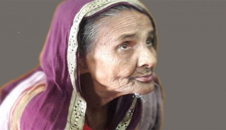 নারী দিবসেও রেহাই পেলেন না মা