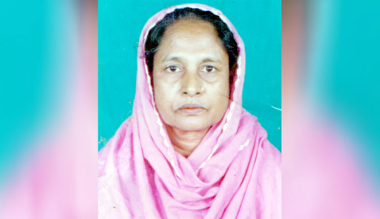 সন্তানকে পেটে নিয়ে আট ঘণ্টা হেঁটে ভারতে যাই
