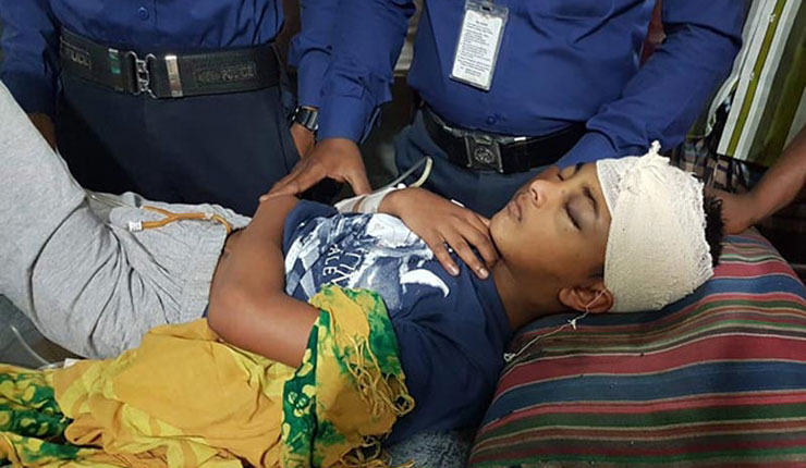 শিশুটি কে?                                  
