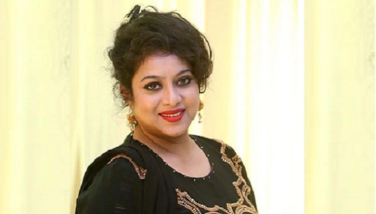চীনা নাগরিকের সাথে সম্পর্ক নিয়ে অন্তর্জালে ঝড় তুললেন শাবনুর