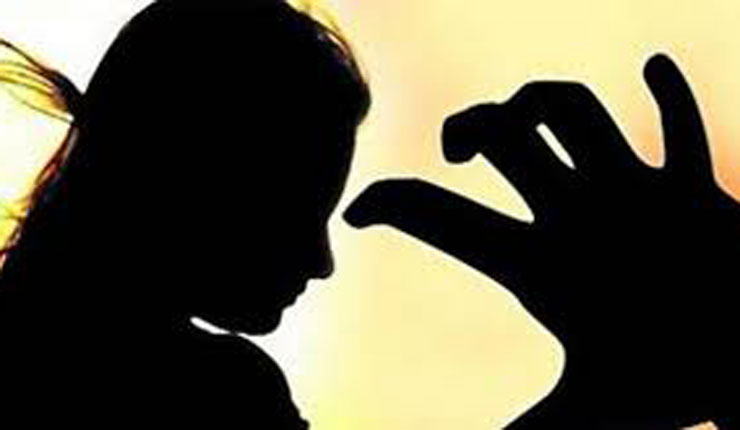 স্কুলছাত্রীকে অপহরণ