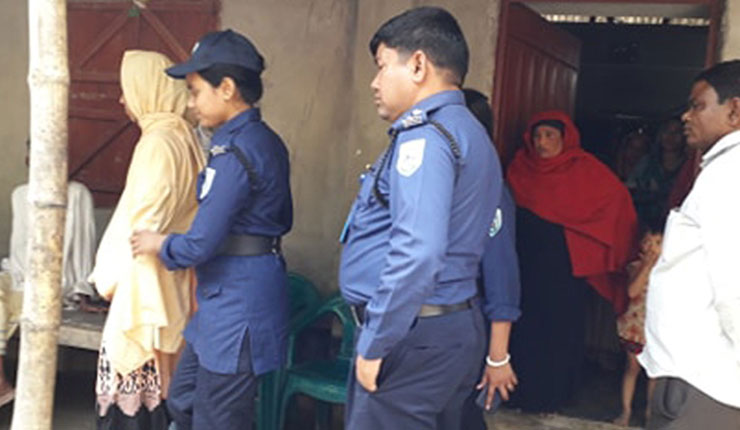 বার বার পালানোর চেষ্টা, মেয়েকে শিকলে বাঁধলেন বাবা