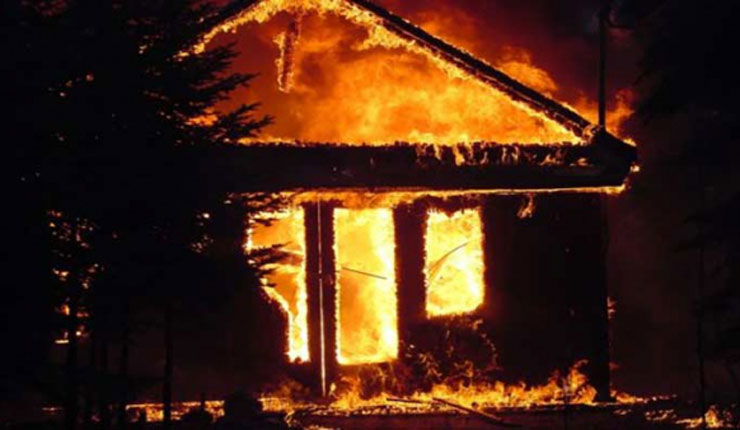 টিচার্স কোয়ার্টারে আগুন, পুড়লো পাঁচ লাখ টাকার মালামাল