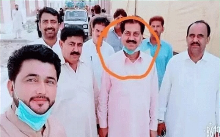 করোনা রোগীর সঙ্গে সেলফি! বরখাস্ত ৬ সরকারি কর্মকর্তা