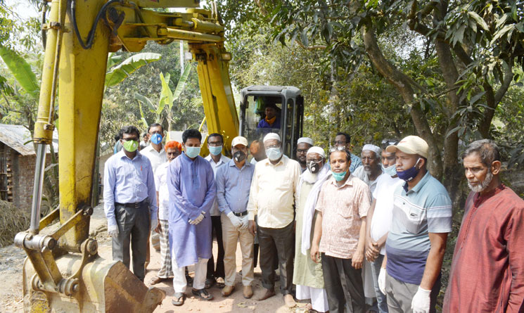 বাগমারার শ্রীপুরে সাড়ে ৭ কিলোমিটার পাকা রাস্তার সংস্কার কাজের উদ্বোধন