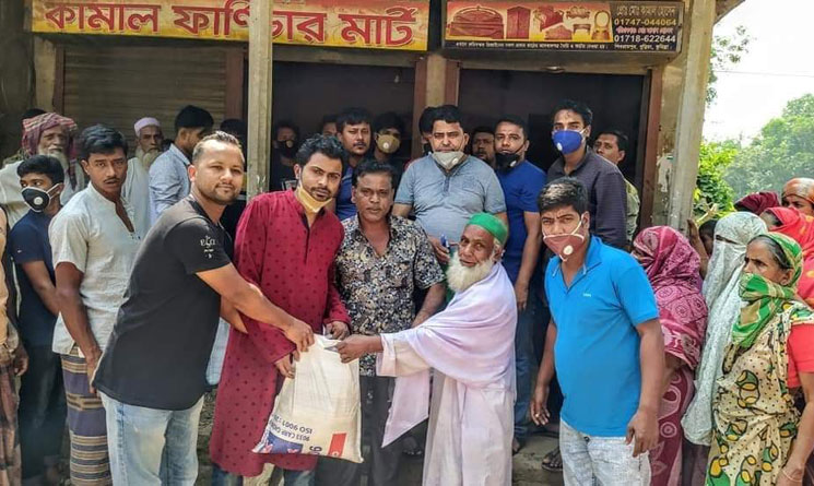 ফেসবুকে এক স্ট্যাটাস যেন মানবতার সূতিকাগার