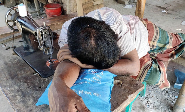 করোনায় কর্মহীন মানুষের দুর্বিষহ জীবন