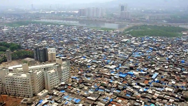 মুম্বাইয়ের বস্তিতে করোনার হানা, ভয়ানক ঝুঁকিতে ভারত