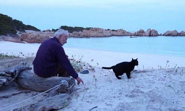 করোনায় ভয় নেই তাঁর, নির্জন দ্বীপে ৩১ বছর আইসোলেশনে!