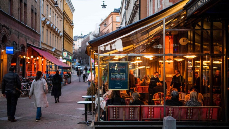 করোনায় ইউরোপে একমাত্র ব্যতিক্রম সুইডেন