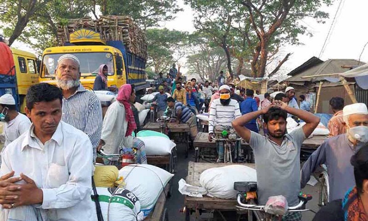 হাট-বাজারে লোকের সমাগম
