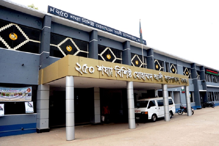 বগুড়ায় রোগী দেখছে না চিকিৎসকরা