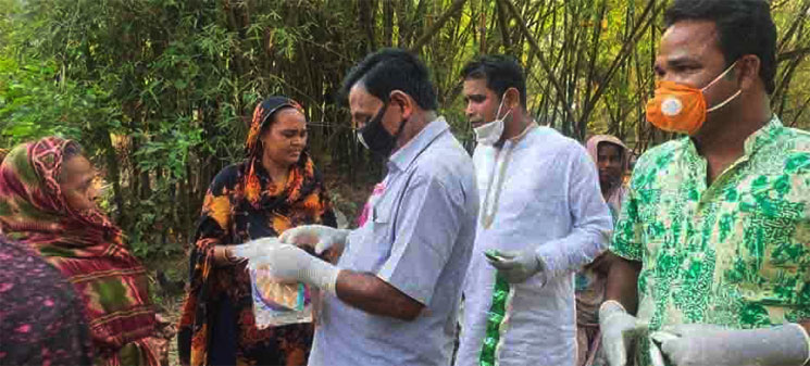 বাগমারায় আ.লীগ নেতার করোনা প্রতিরোধে কার্যক্রম