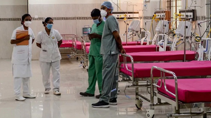 ভারতে করোনা পরীক্ষা করতে যাওয়া চিকিৎসকদের পাথর নিক্ষেপ (ভিডিওসহ)