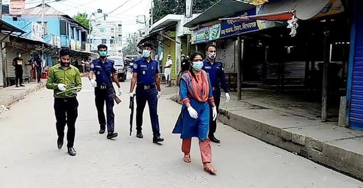 রাস্তায় ঘোরাঘুরি করায় ৬৩ হাজার টাকা জরিমানা