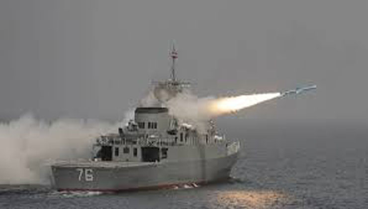 ইরানি নৌবাহিনীর বোট ধ্বংসের নির্দেশ যুক্তরাষ্ট্রের