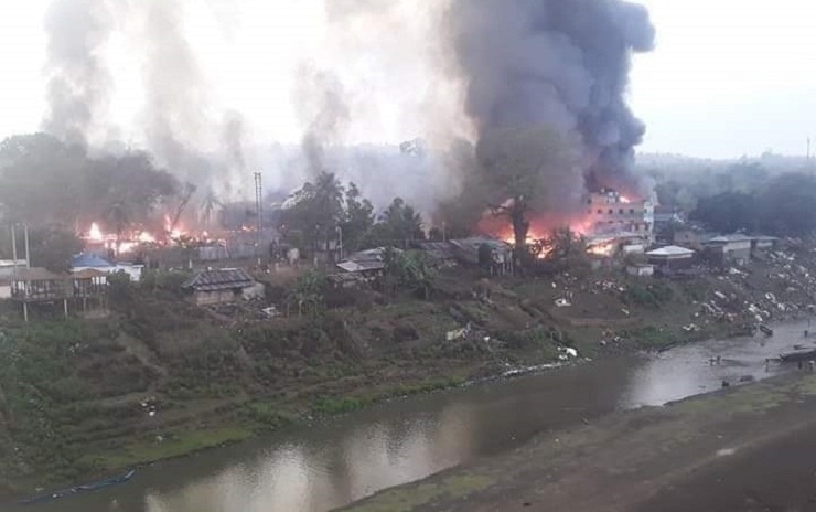 বান্দরবানের থানচি বাজার আগুনে পুড়ে ছাই