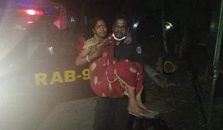 একজন র‌্যাব কমান্ডারের মানবিকতা (ভিডিও)