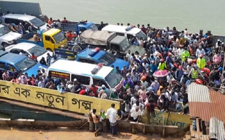 চাকরি বাঁচাতে ঢাকায় ফিরছে কর্মজীবীরা