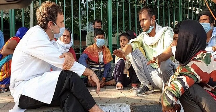 শ্রমিকদের কষ্ট বুঝতে ফুটপাতে রাহুল গান্ধী
