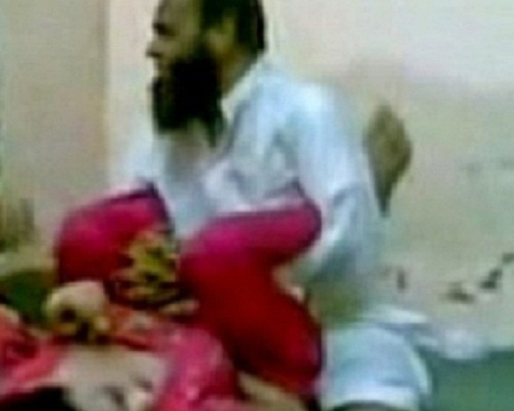 যা করি সবই করছে জিন, বলেই নারীর গোপনাঙ্গে হাত