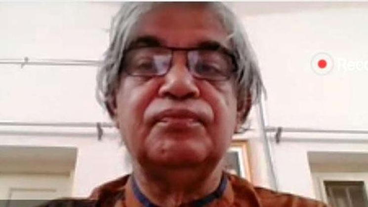 বিনা ভাড়ায় সারাদেশে মৌসুমি ফল পরিবহন করছে ডাক বিভাগ