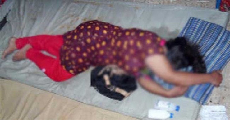 কিশোরীকে ধর্ষণ করল সৎ বাবা