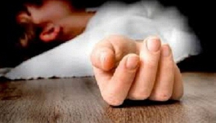পরিবার হাসপাতালে, একা পেয়ে স্কুলছাত্রীকে ধর্ষণ