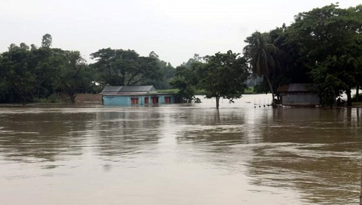 যমুনার পানি বিপদসীমার ওপর দিয়ে প্রবাহিত 